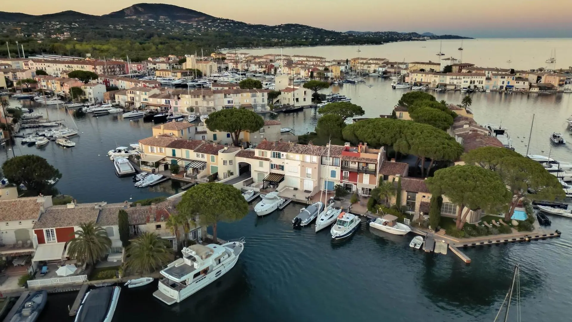 Huebsches Haus Direkt Am Wasser, St. Tropez 15 Min! Grimaud 0*,