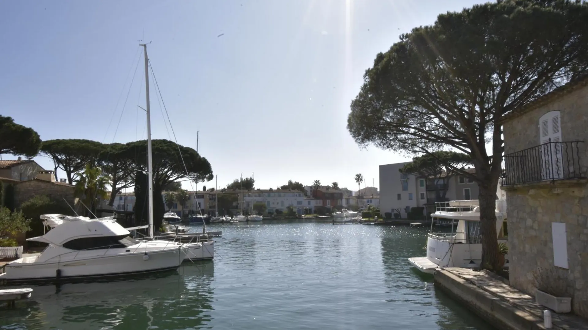 Huebsches Haus Direkt Am Wasser, St. Tropez 15 Min! Grimaud 0*,  Frankrig