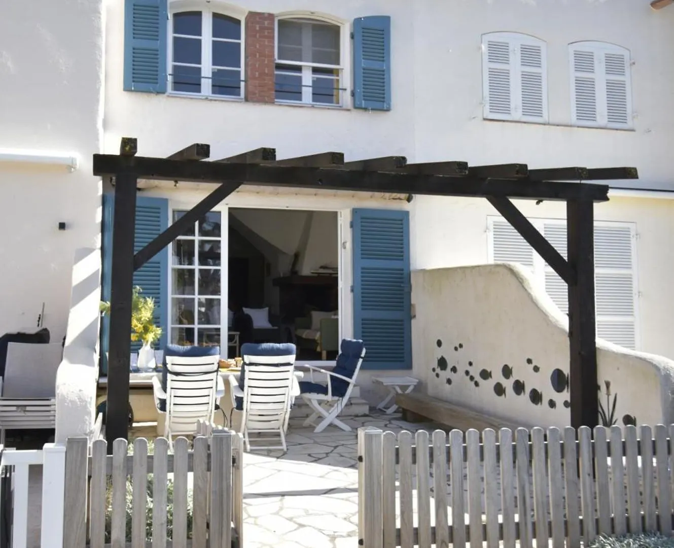 Feriehus Huebsches Haus Direkt Am Wasser, St. Tropez 15 Min! Grimaud